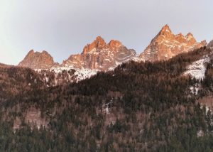 Chamonix, aiguille de l'M à gauche sur la photo.
